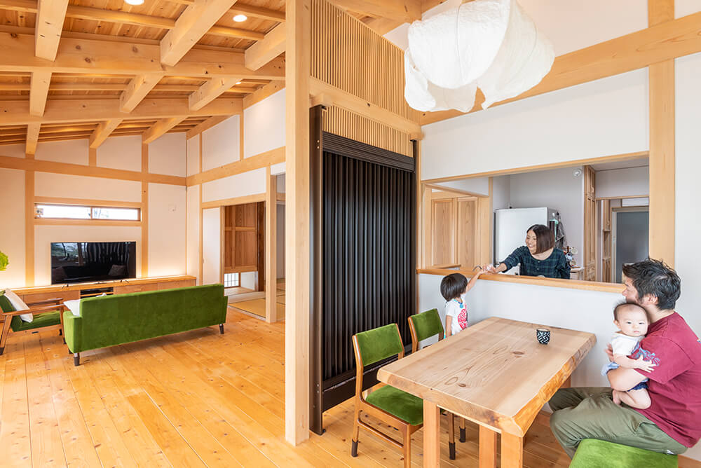 無垢の木と手造り技が魅せる家