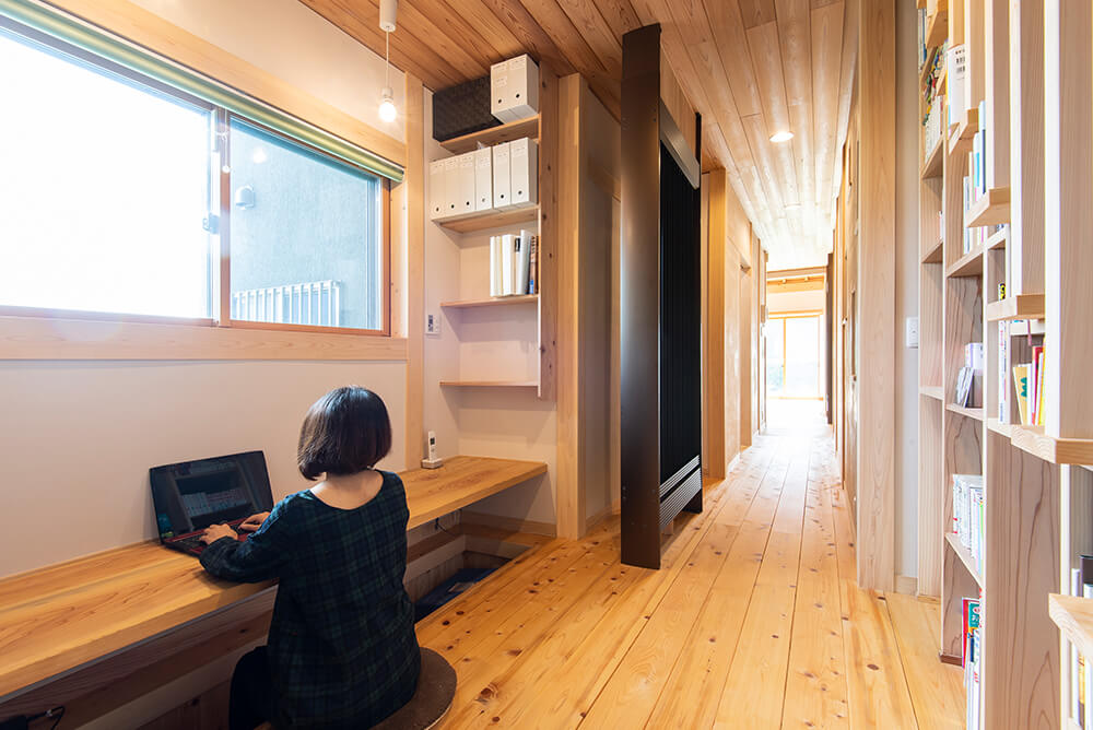 無垢の木と手造り技が魅せる家