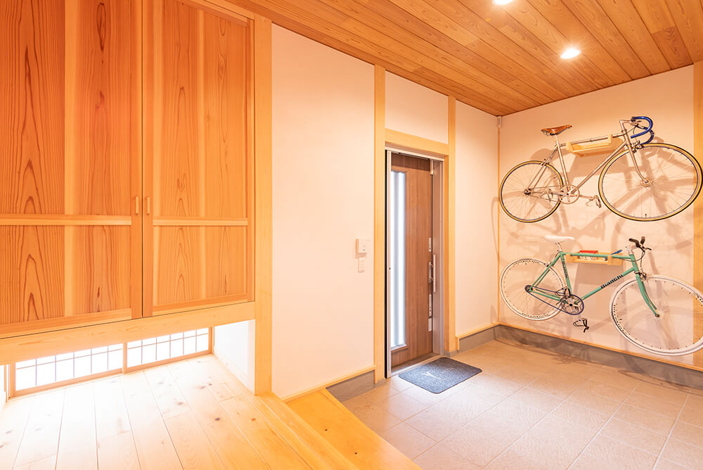 無垢の木と手造り技が魅せる家