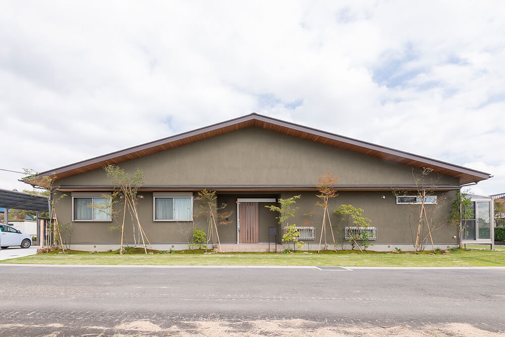 無垢の木と手造り技が魅せる家